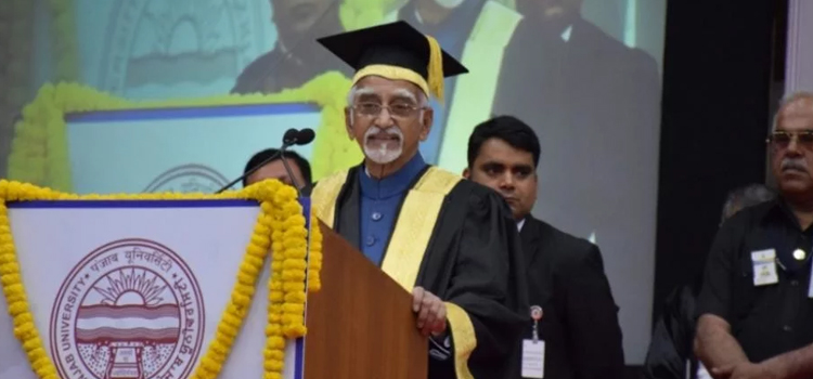 फीस पर फसाद: चांसलर ने तलब की रिपोर्ट, राज्यसभा में गूंजा मामला