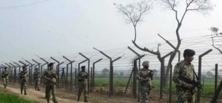 पंजाबः बॉर्डर पर नशे की तस्करी, BSF ने पकड़ी 75 करोड़ की ड्रग्स