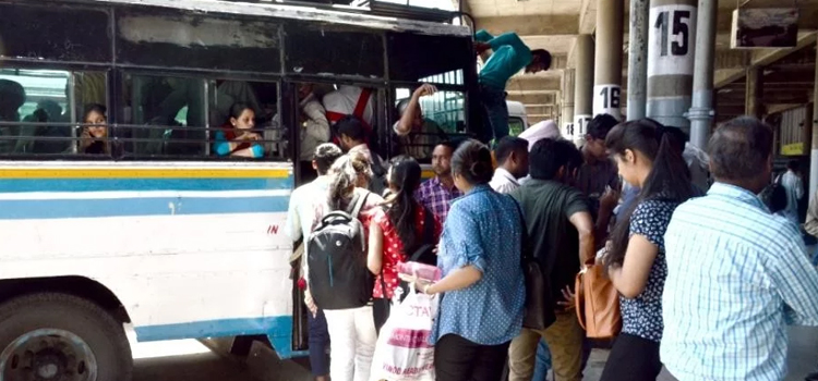 हरियाणा-रोडवेज-बसों-का-चक्का-जाम,-लोग-भुगत-रहे-हैं-सजा