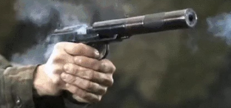 वाट्सऐप की वजह से शुरु हुआ विवाद, दो गुटों में चल गई गोली