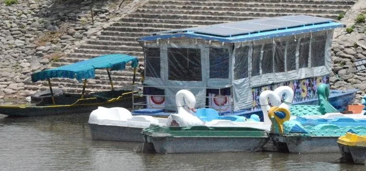 सुखना की गाद से थमे क्रूज और शिकारा, पर्यटक हो रहे निराश