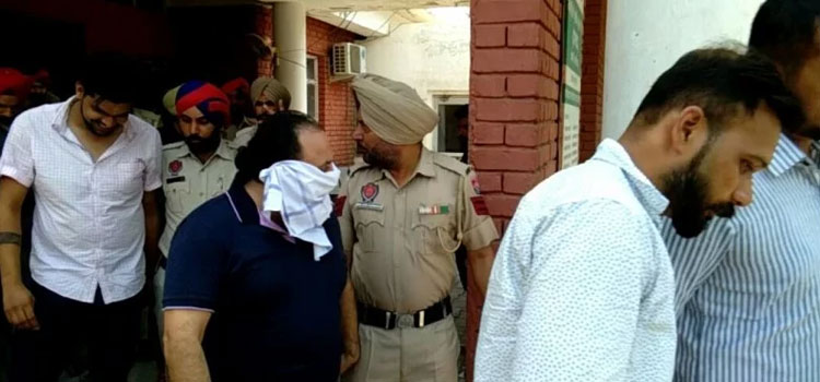 खुद को कांग्रेस के राष्ट्रीय उपाध्यक्ष राहुल गांधी का पीए बताने वाले परमिंदर सिंह तूर की ठगी का शिकार हुए
