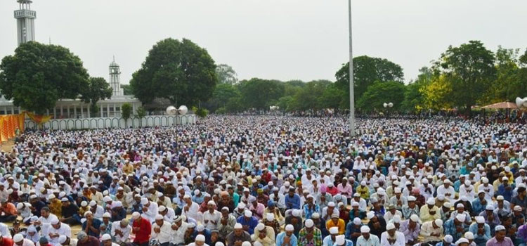 चंडीगढ़ की सासंद किरण खेर ने उपस्थित सभी लोगों को बधाई दी।