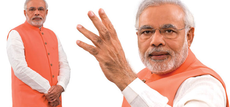 योग दिवस के मौके पर पीएम नरेंद्र मोदी ने लखनऊ में हजारों लोगों के साथ योग किया