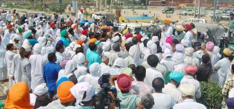 शुक्रवार को प्रदेश में किसानों ने कर्ज माफी,