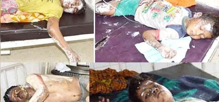 घर में सो रहे परिवार को किया आग के हवाले