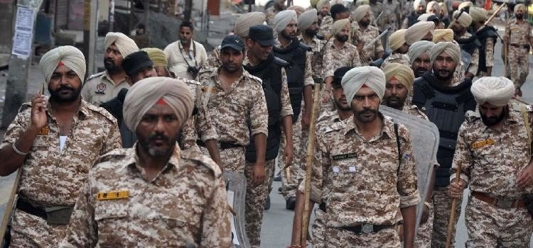 पंजाब के 10 जिलों में बुलाई गई सेना, कई जगह कर्फ्यू