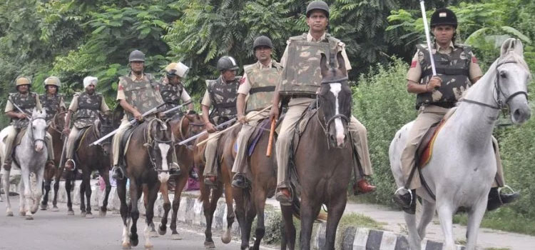 बाबा गुरमीत राम रहीम सिंह को 25 अगस्त को पंचकूला स्थित विशेष सीबीआई कोर्ट में पेश किया