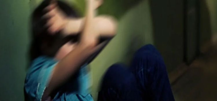 स्वतंत्रता दिवस पर 8वीं की छात्रा से रेप, मारने की कोशिश