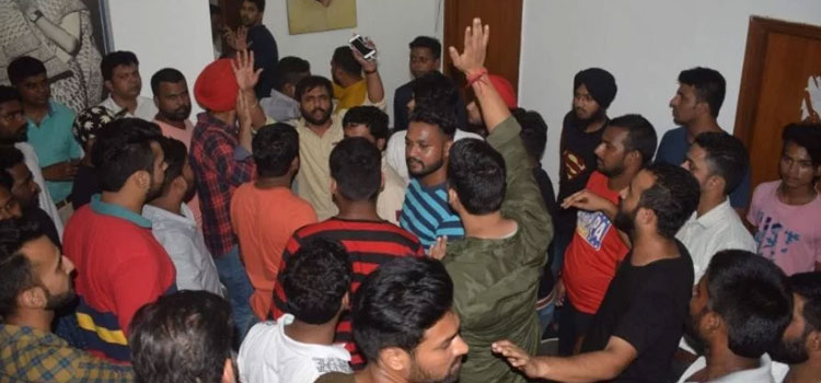 मारपीट में महासचिव का चुनाव लड़ रहे उम्मीदवार जख्मी हो गए