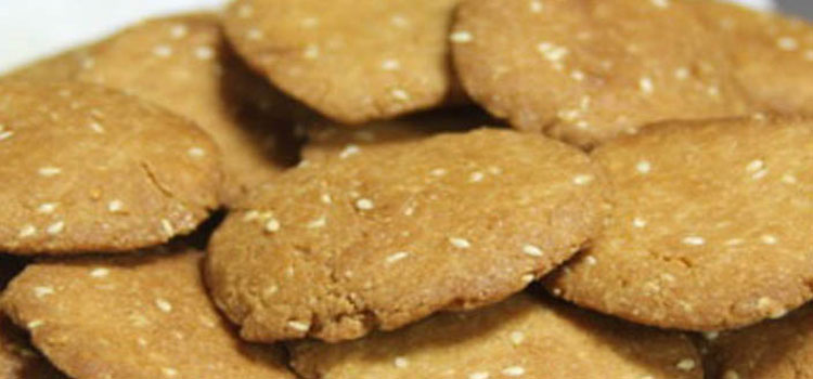 Makka Atta Mathri Recipe