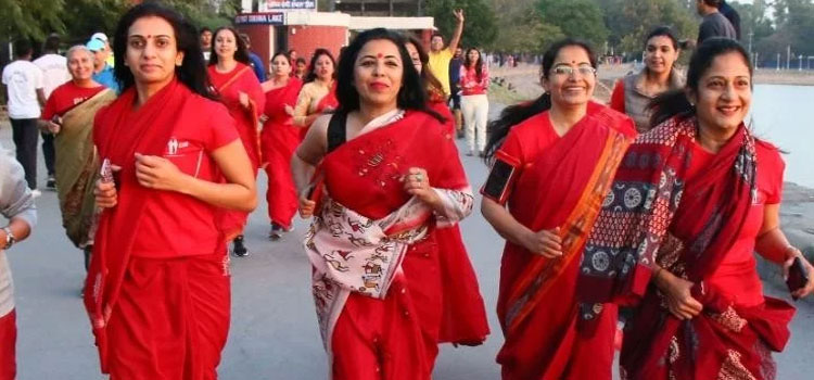 Nari In Red Saree