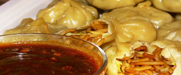 Veg noodle momos