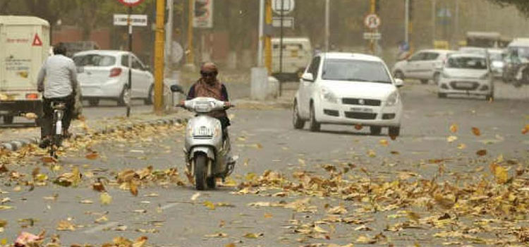 Dust storm hits Chandigarh