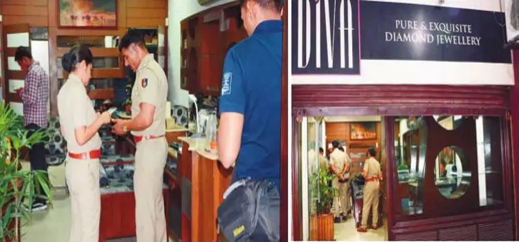 Looted Jewelery Shop In Chandigarh